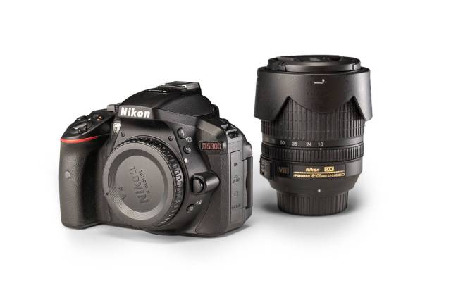 Nikon D5300 + 18-105 / f3,5-5,6 (Comme neuf)